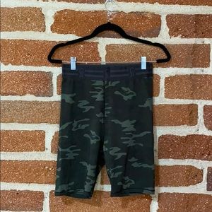 Good American Bike Shorts in Camo